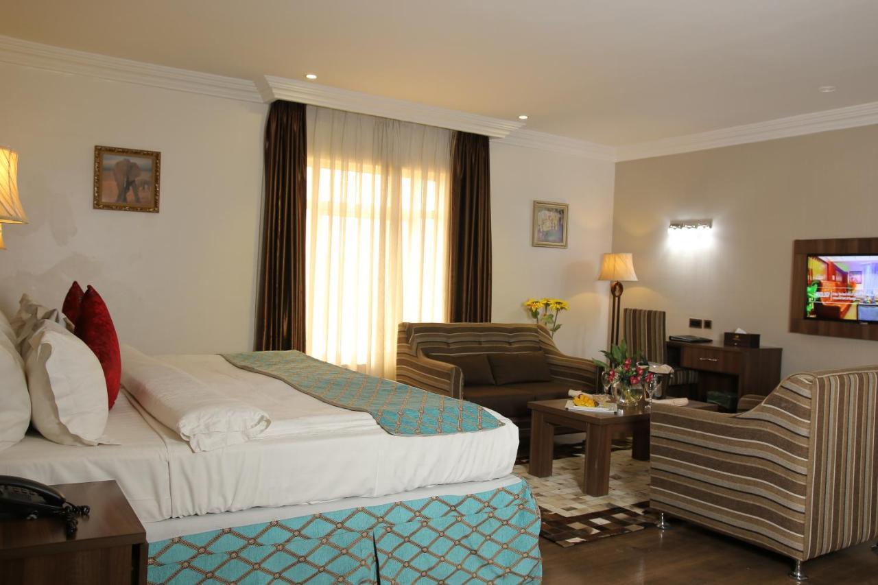 Grand Pela Hotel & Suites Abuja Eksteriør billede