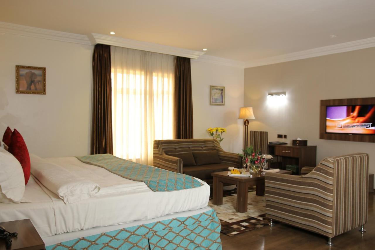 Grand Pela Hotel & Suites Abuja Eksteriør billede