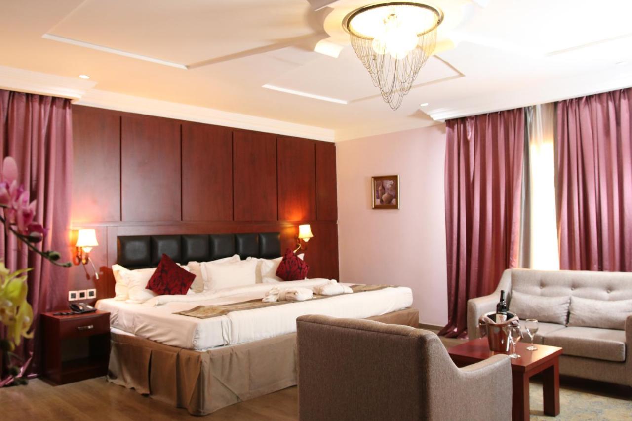 Grand Pela Hotel & Suites Abuja Eksteriør billede