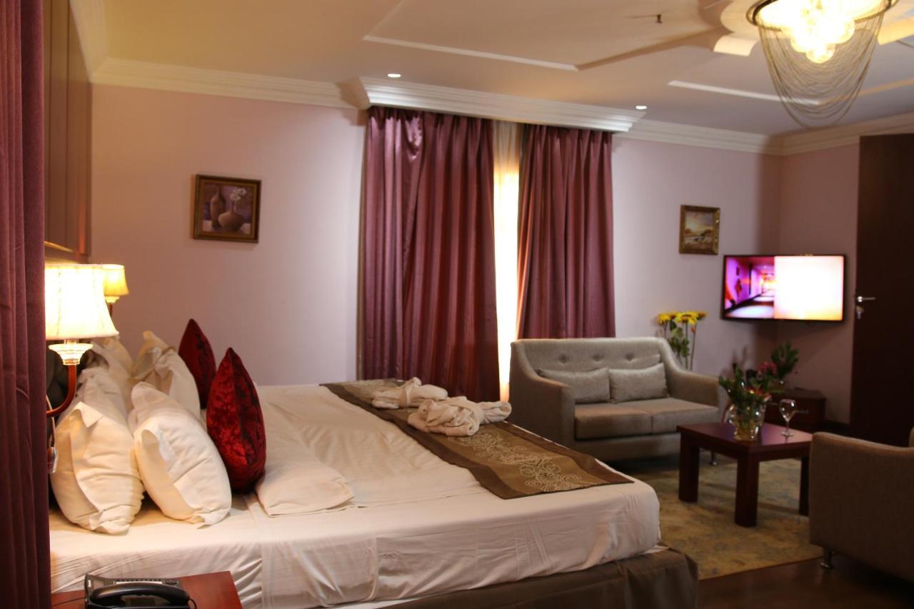 Grand Pela Hotel & Suites Abuja Eksteriør billede