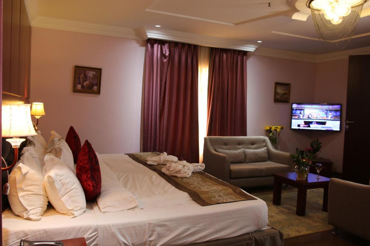 Grand Pela Hotel & Suites Abuja Eksteriør billede