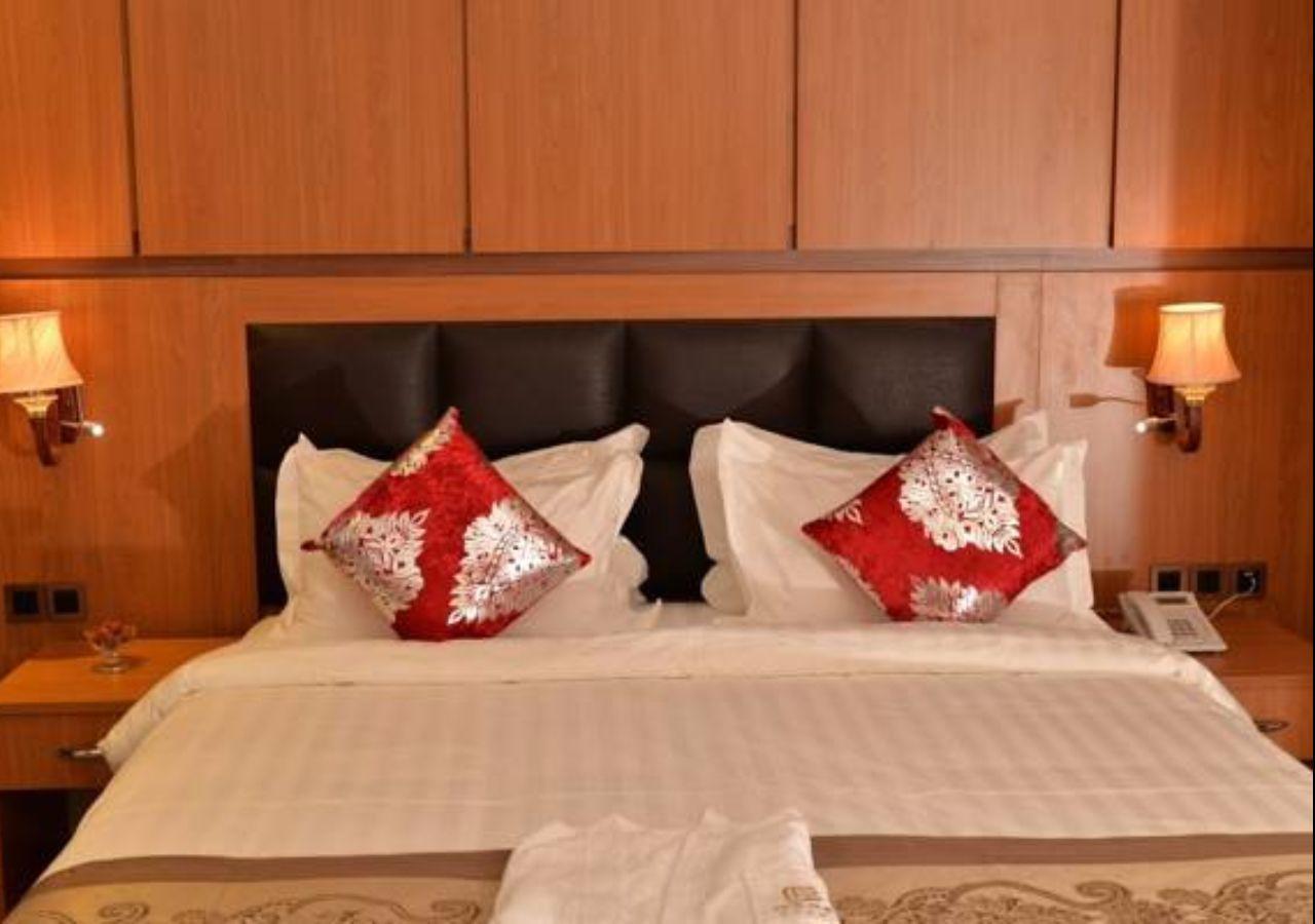 Grand Pela Hotel & Suites Abuja Eksteriør billede
